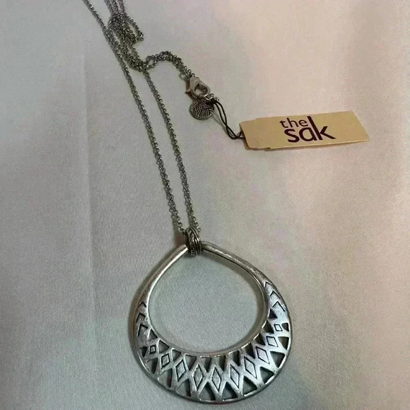 THE SAK‎ PENDANT NECKLACE SILVER TONED 28" CHAIN NWT - Picture 2 of 5